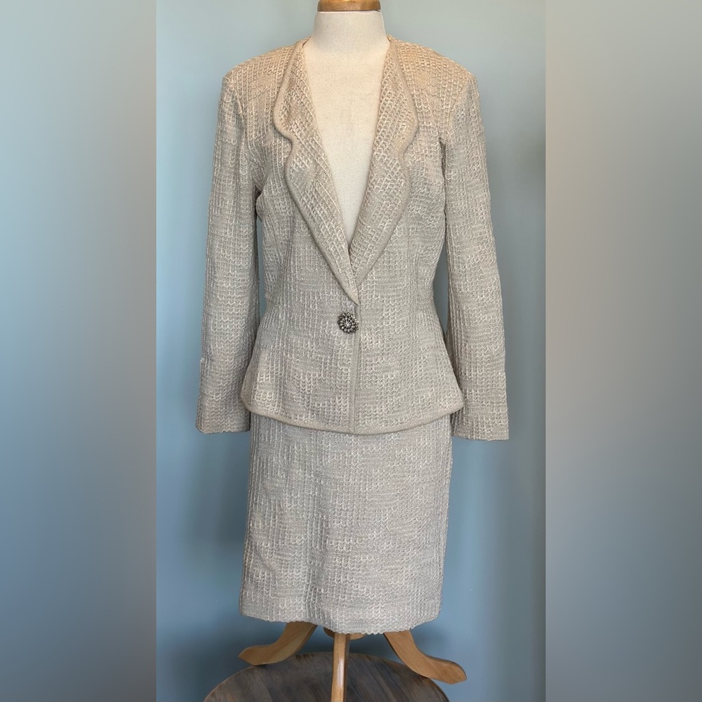 ST. JOHN Couture two piece beige and gold shimmer knit skirt suit set See sizes